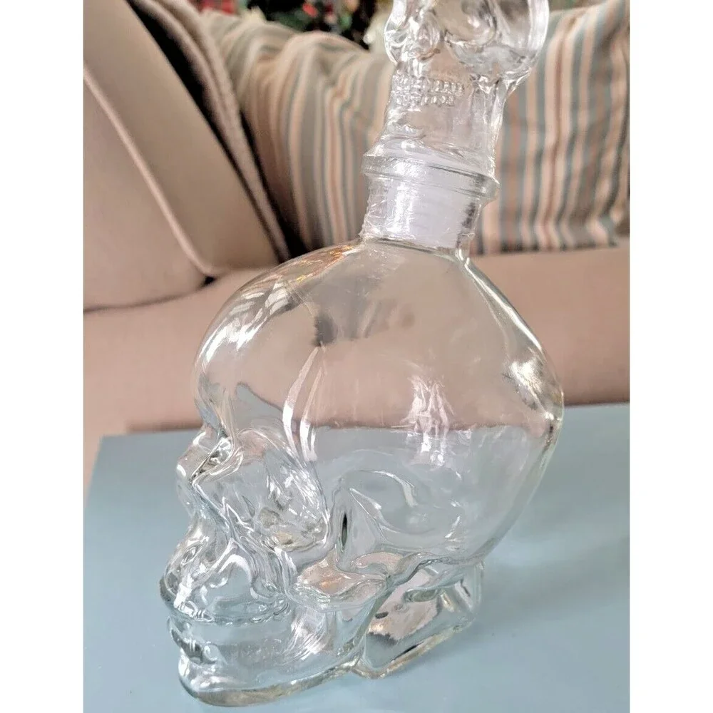 Glass Clear Skull Shaped Decanter Bottle with Airtight Skull Shaped Stopper NEW